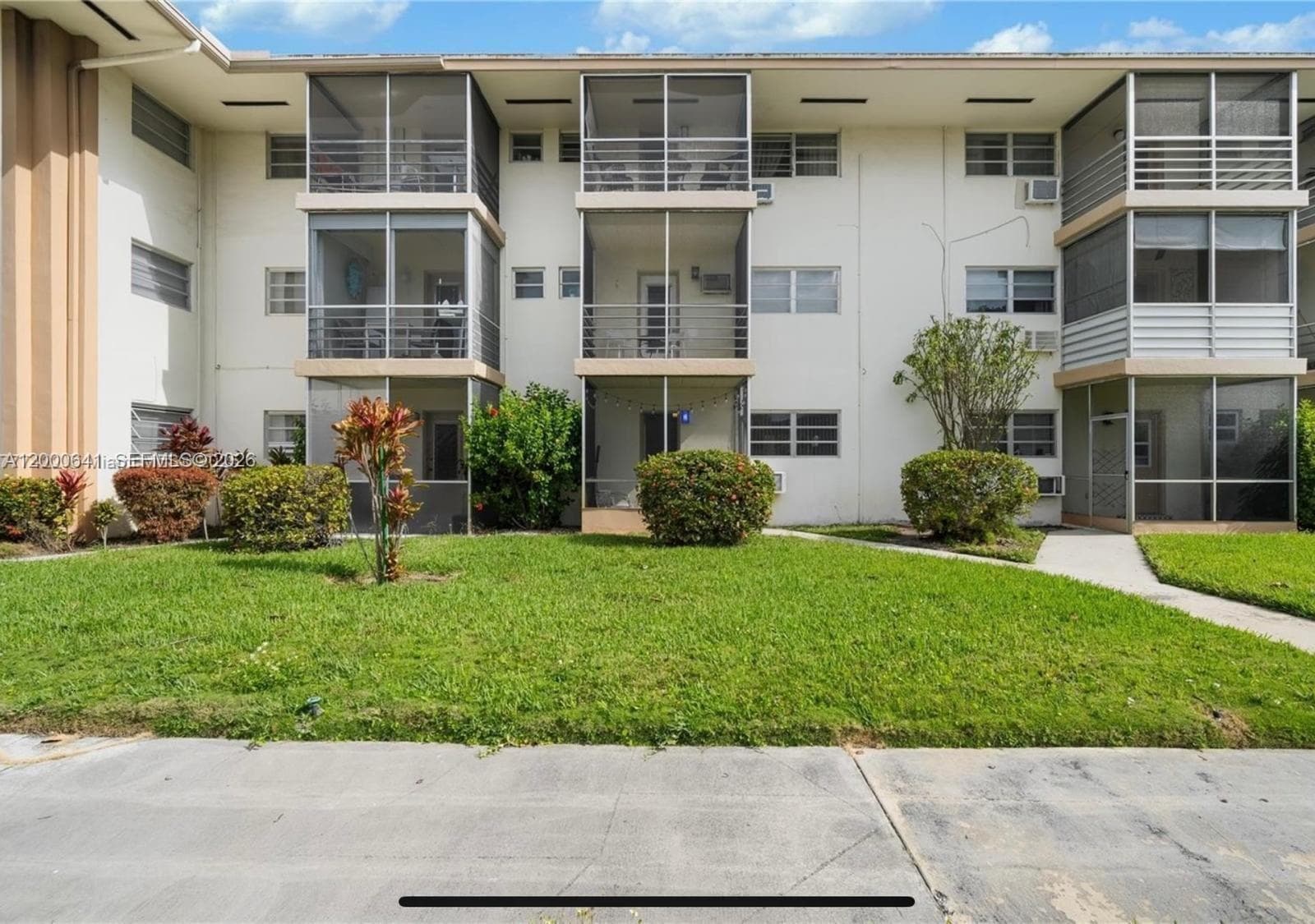 16900 NE 14 # 109, Miami FL 33162 — 22