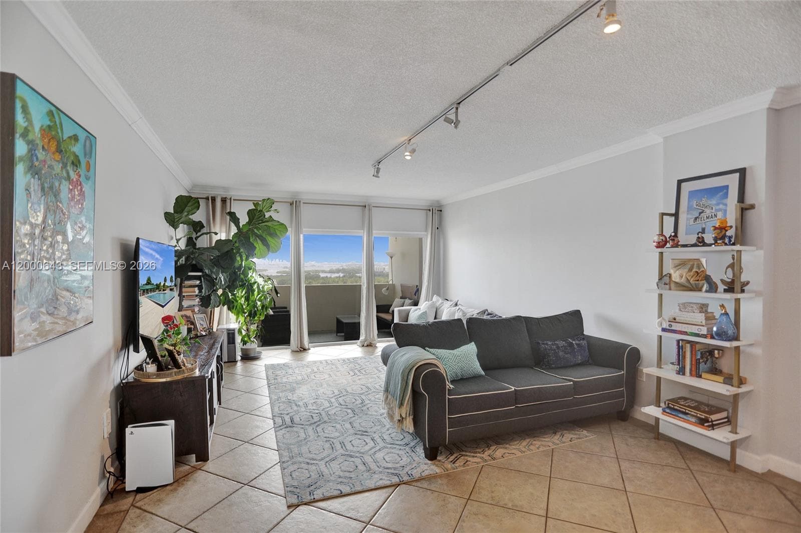 300 Bayview Dr, Sunny Isles Beach FL 33160 — 3