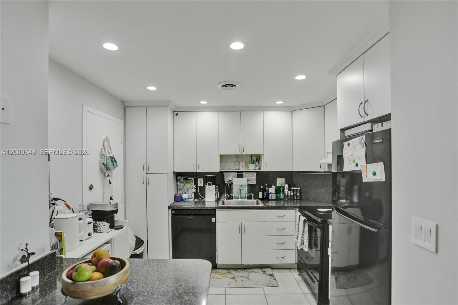300 Bayview Dr, Sunny Isles Beach FL 33160 — 14