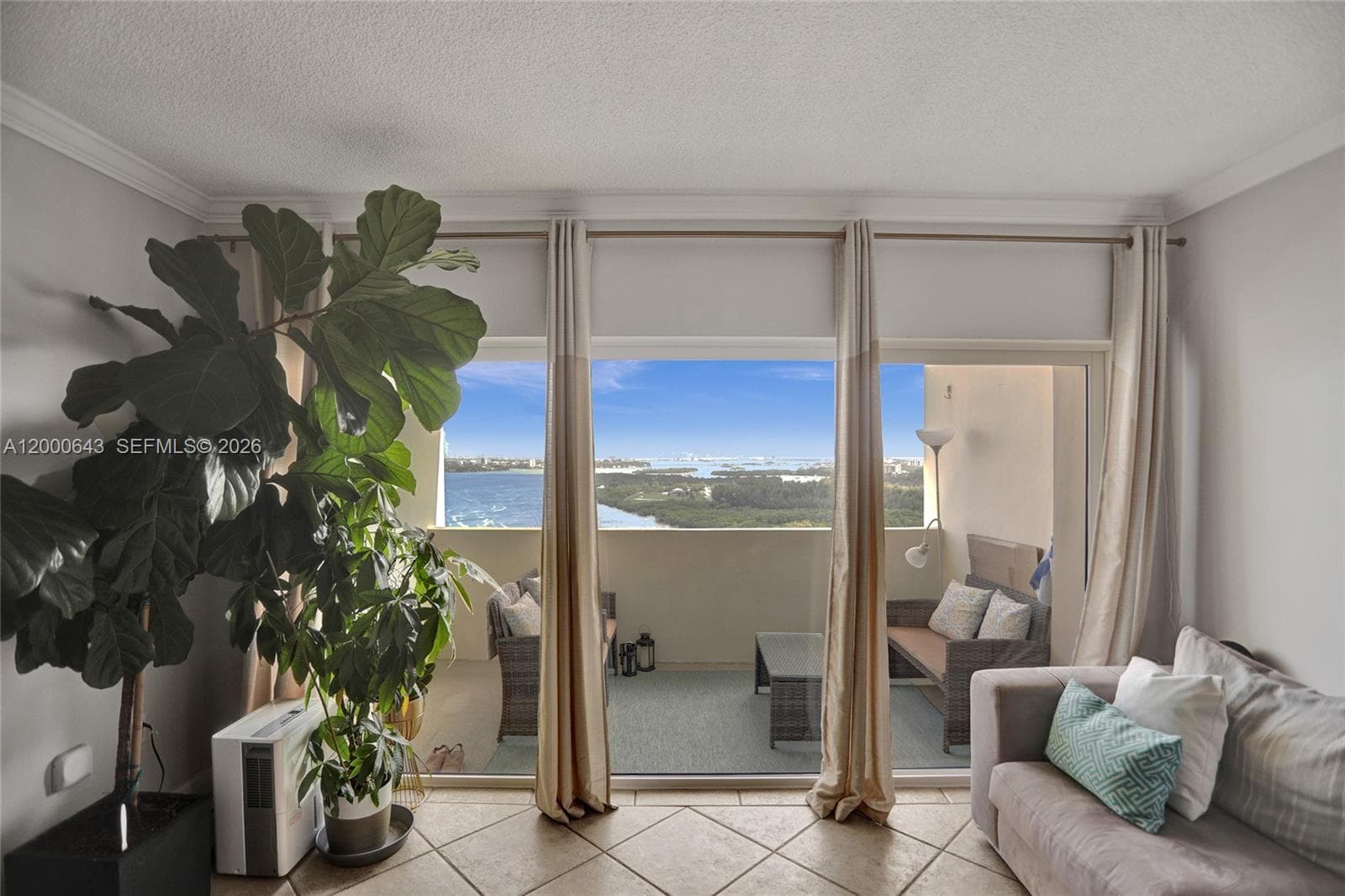 300 Bayview Dr, Sunny Isles Beach FL 33160 — 4
