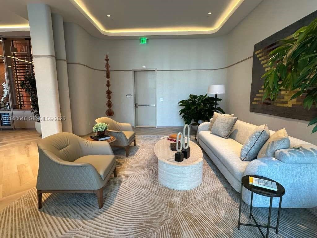77 SE 5th Street # 2013, Miami FL 33131 — 30