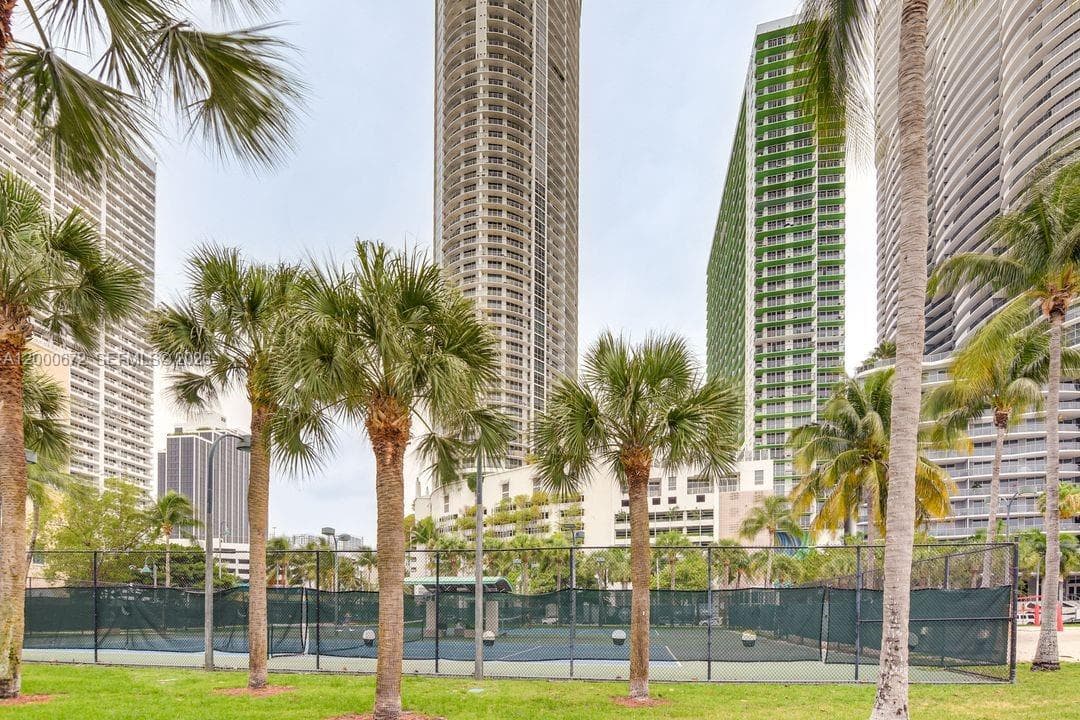 1750 N Bayshore Dr # 1909, Miami FL 33132 — 8