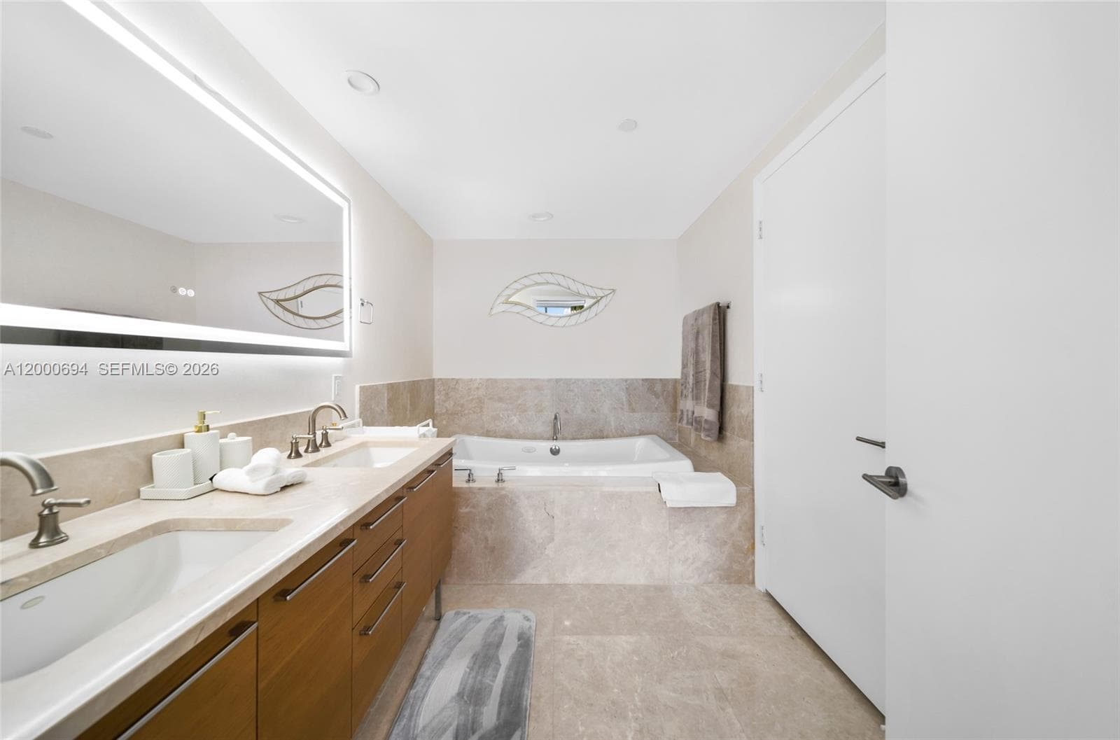 17001 Collins Ave # 1807, Sunny Isles Beach FL 33160 — 16