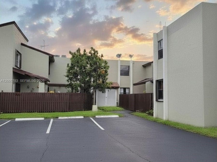 9970 NW 9th St Cir # 204, Miami FL 33172 — 13