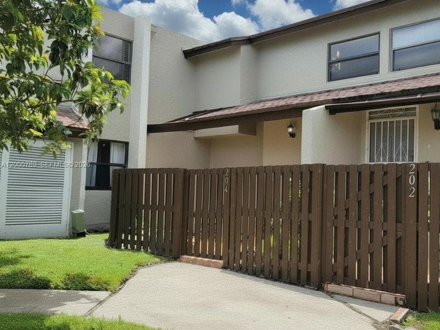9970 NW 9th St Cir # 204, Miami FL 33172 — 1
