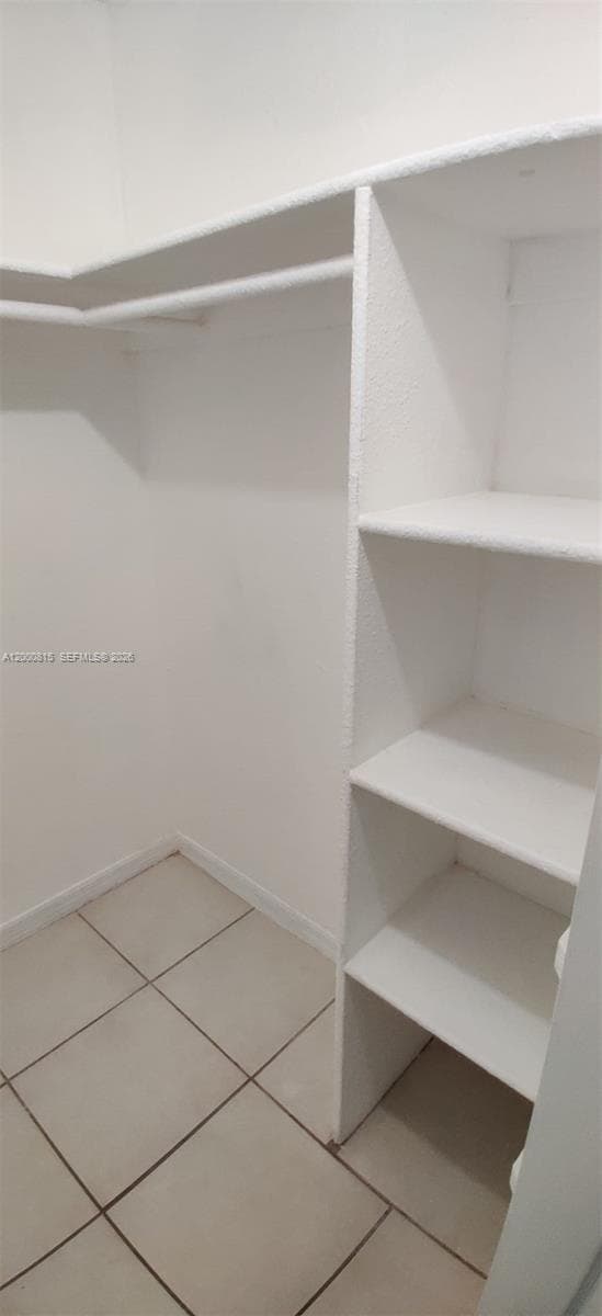 4550 NW 9th St # 706E, Miami FL 33126 — 17