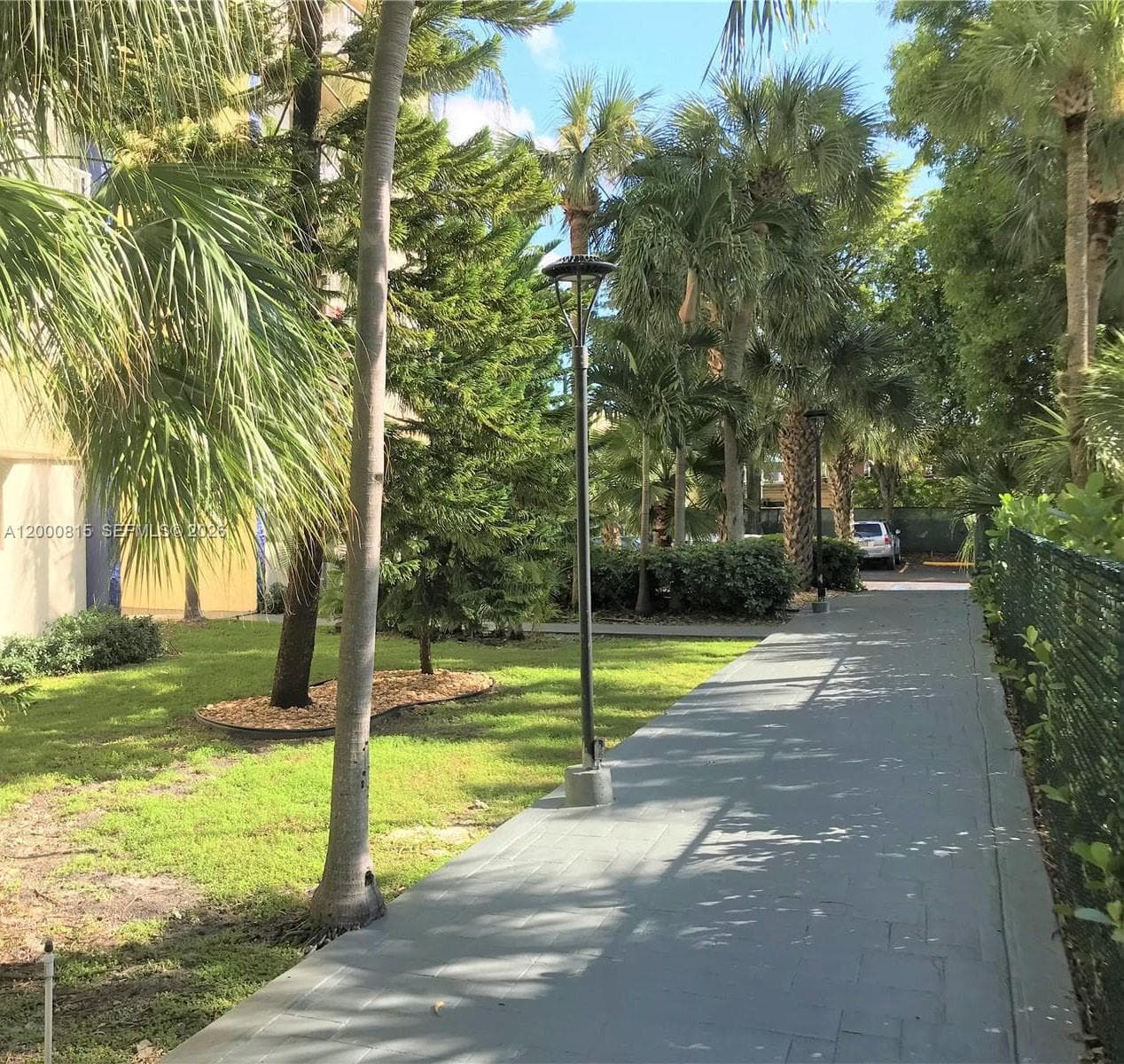 4550 NW 9th St # 706E, Miami FL 33126 — 33