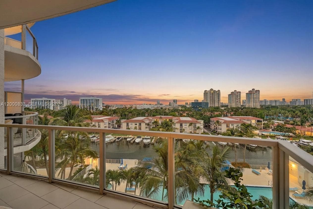 3029 NE 188th St # 721, Aventura FL 33180 — 17