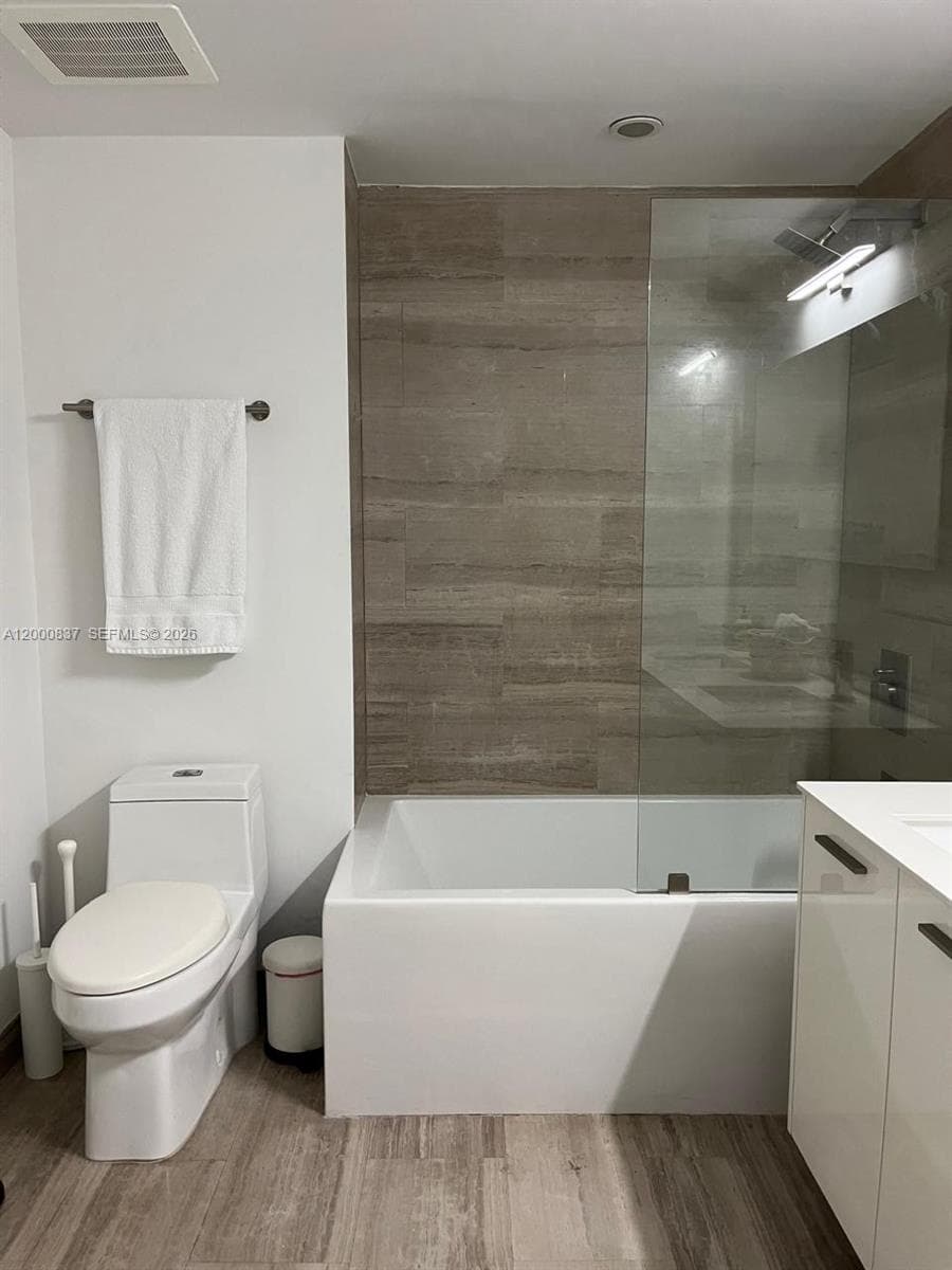1300 Brickell Bay Dr # 2307, Miami FL 33131 — 4