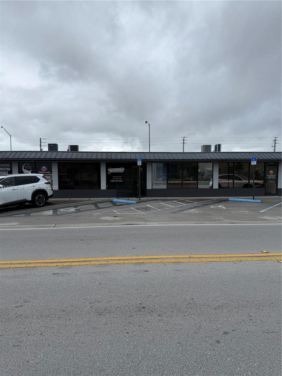 8511 NW South River Dr, Medley FL 33166 — 2