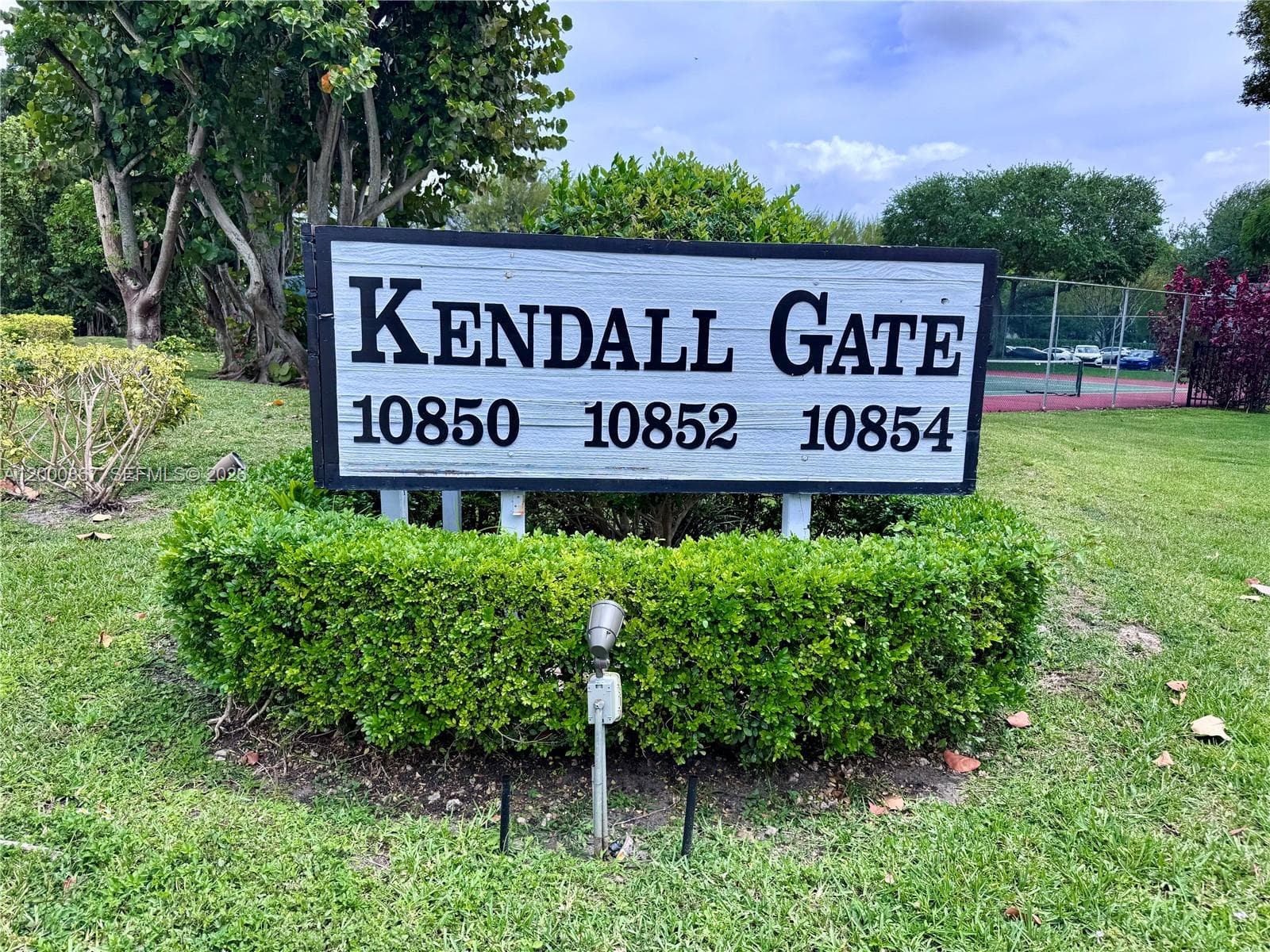 10850 N Kendall Dr # 414, Miami FL 33176 — 1