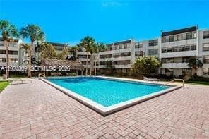 10850 N Kendall Dr # 414, Miami FL 33176 — 24