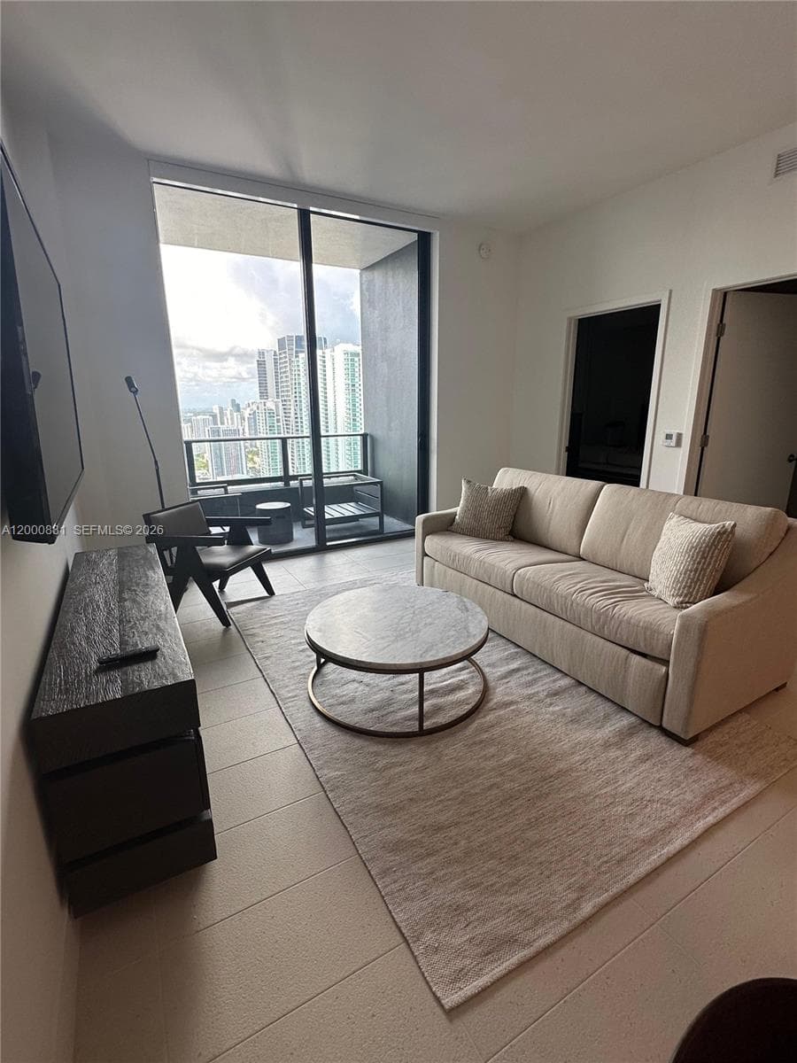 159 NE 6th St # 4811, Miami FL 33132 — 1