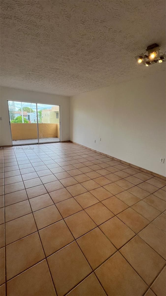 6070 W 18th Ave # 323, Hialeah FL 33012 — 2