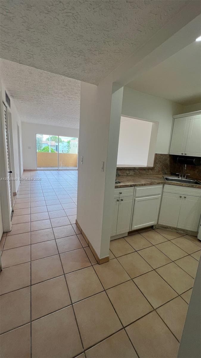 6070 W 18th Ave # 323, Hialeah FL 33012 — 3