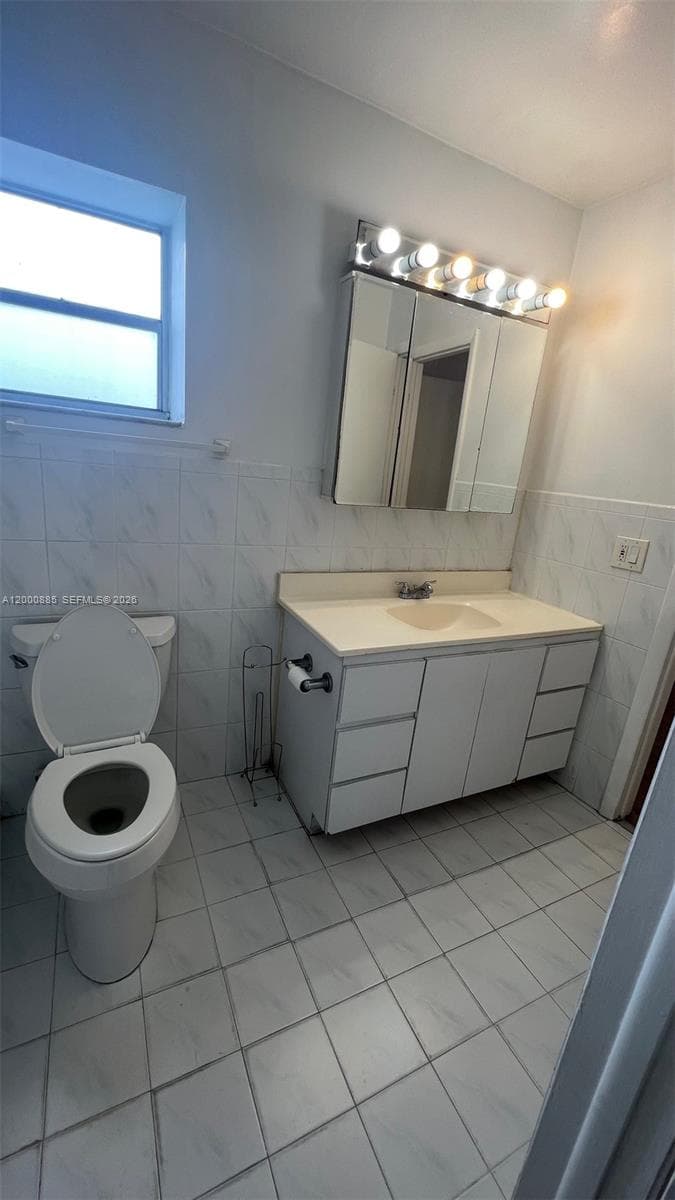 6070 W 18th Ave # 323, Hialeah FL 33012 — 15