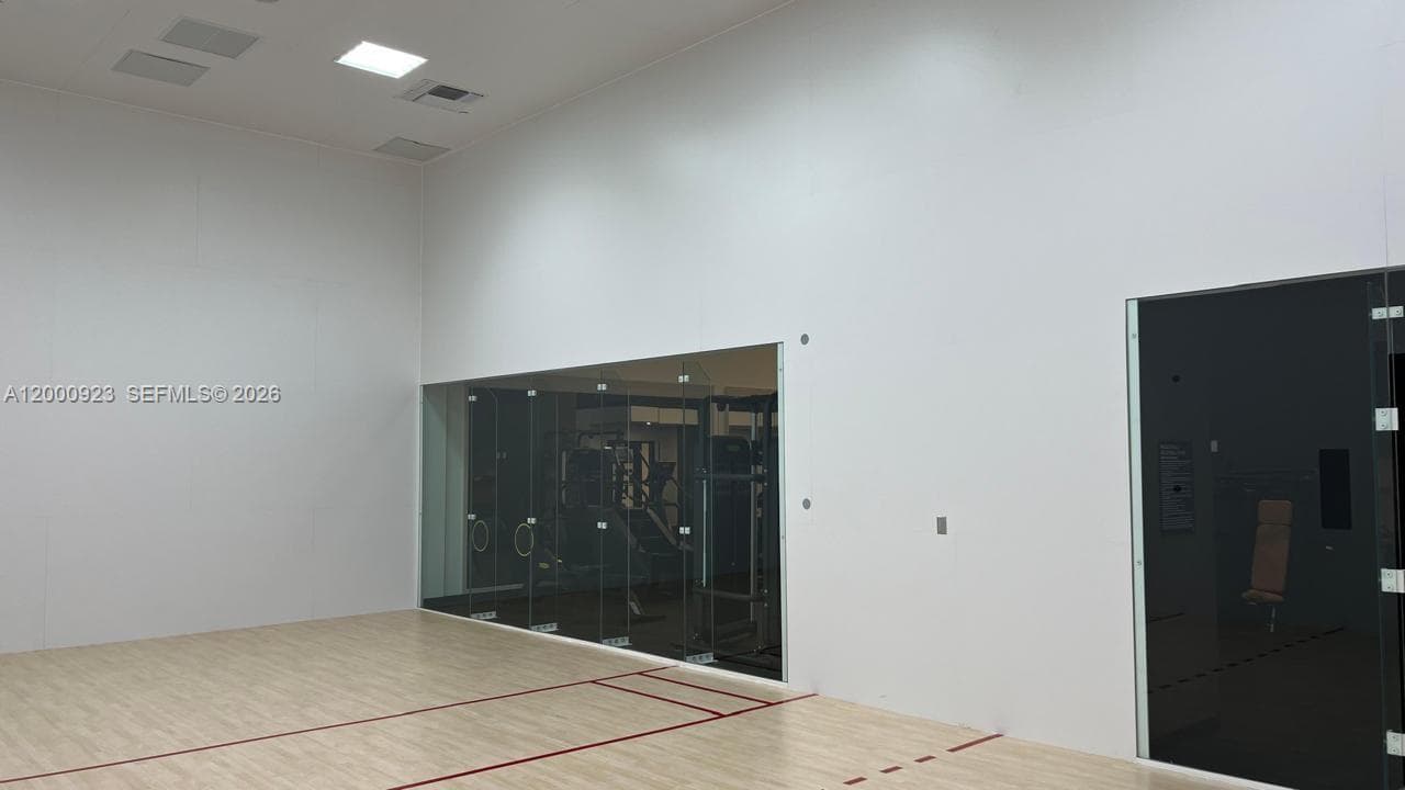 225 N Miami Ave # 212, Miami FL 33128 — 24
