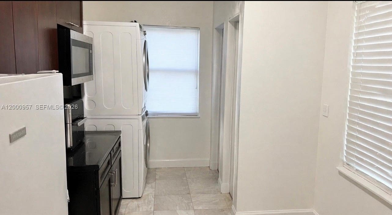15206 NE 8th Ave, Miami FL 33162 — 3