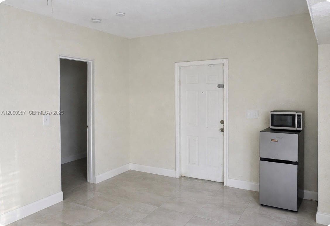 15206 NE 8th Ave, Miami FL 33162 — 4