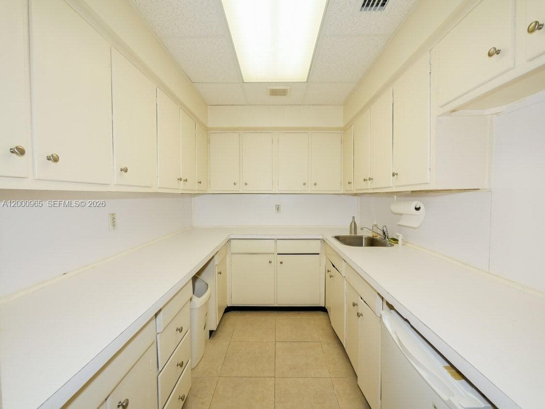 3113 Ponce De Leon Blvd, Coral Gables FL 33134 — 3