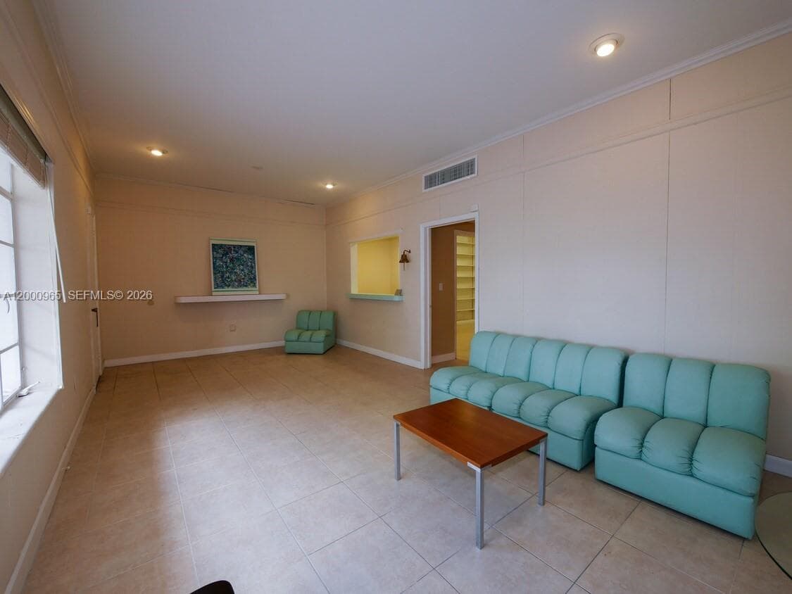 3113 Ponce De Leon Blvd, Coral Gables FL 33134 — 5