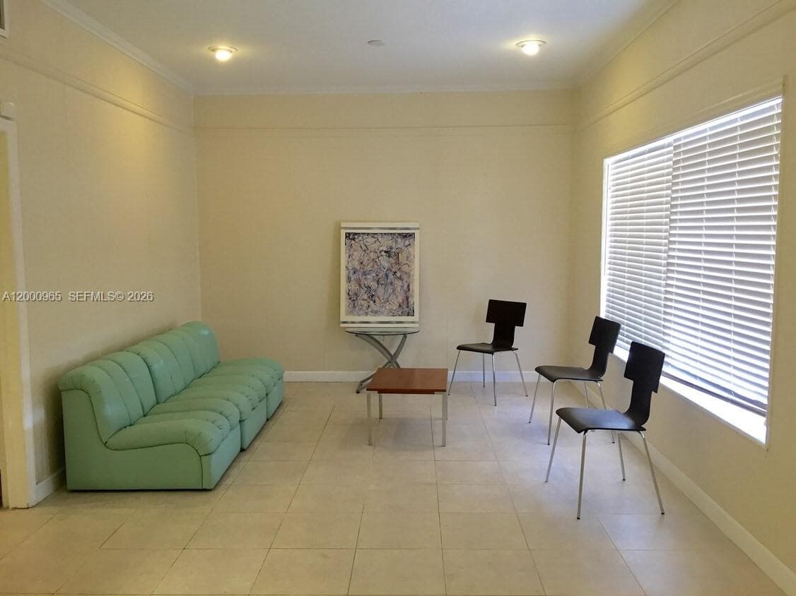 3113 Ponce De Leon Blvd, Coral Gables FL 33134 — 9