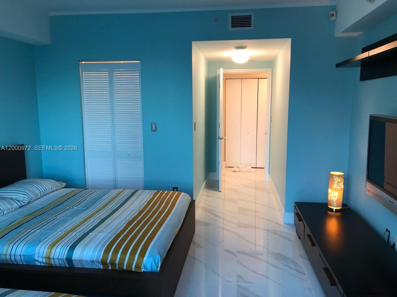 325 Biscayne Blvd # 2523, Miami FL 33131 — 27