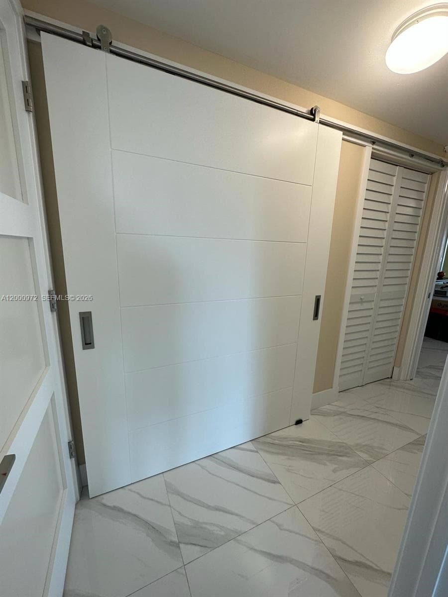 325 Biscayne Blvd # 2523, Miami FL 33131 — 56