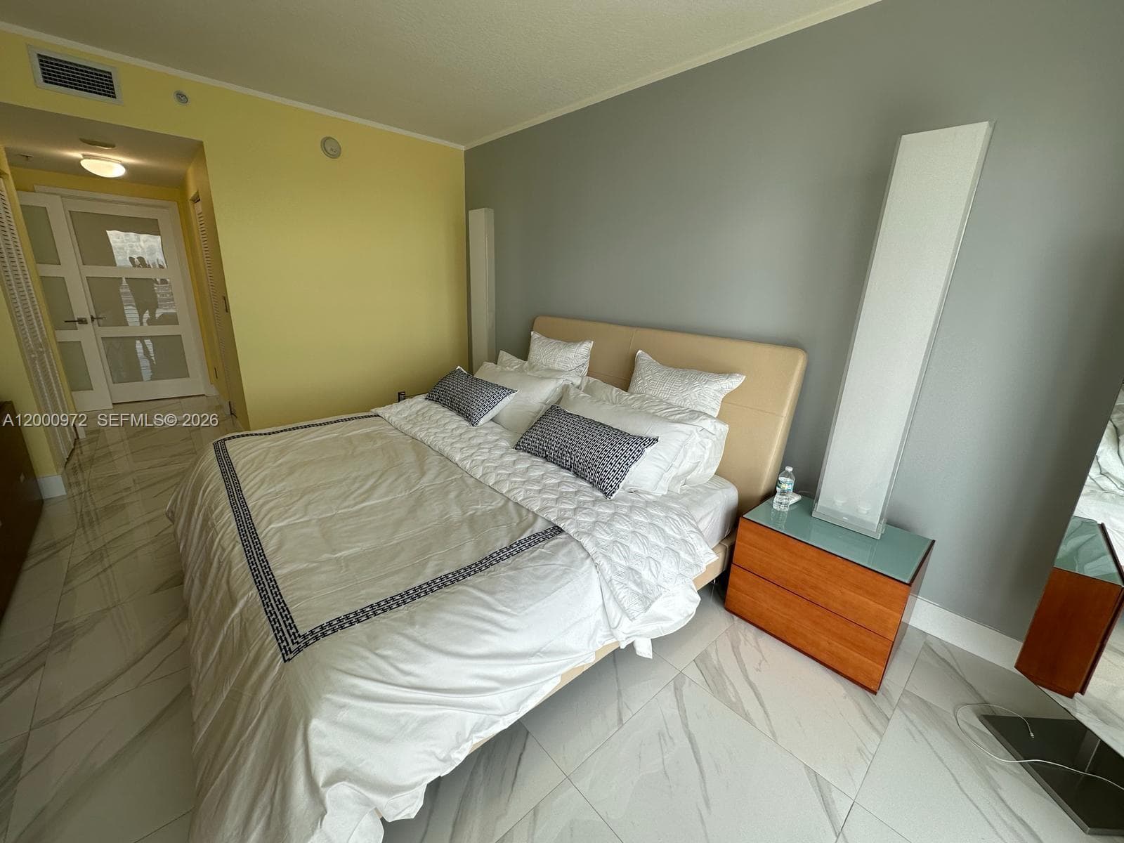 325 Biscayne Blvd # 2523, Miami FL 33131 — 42
