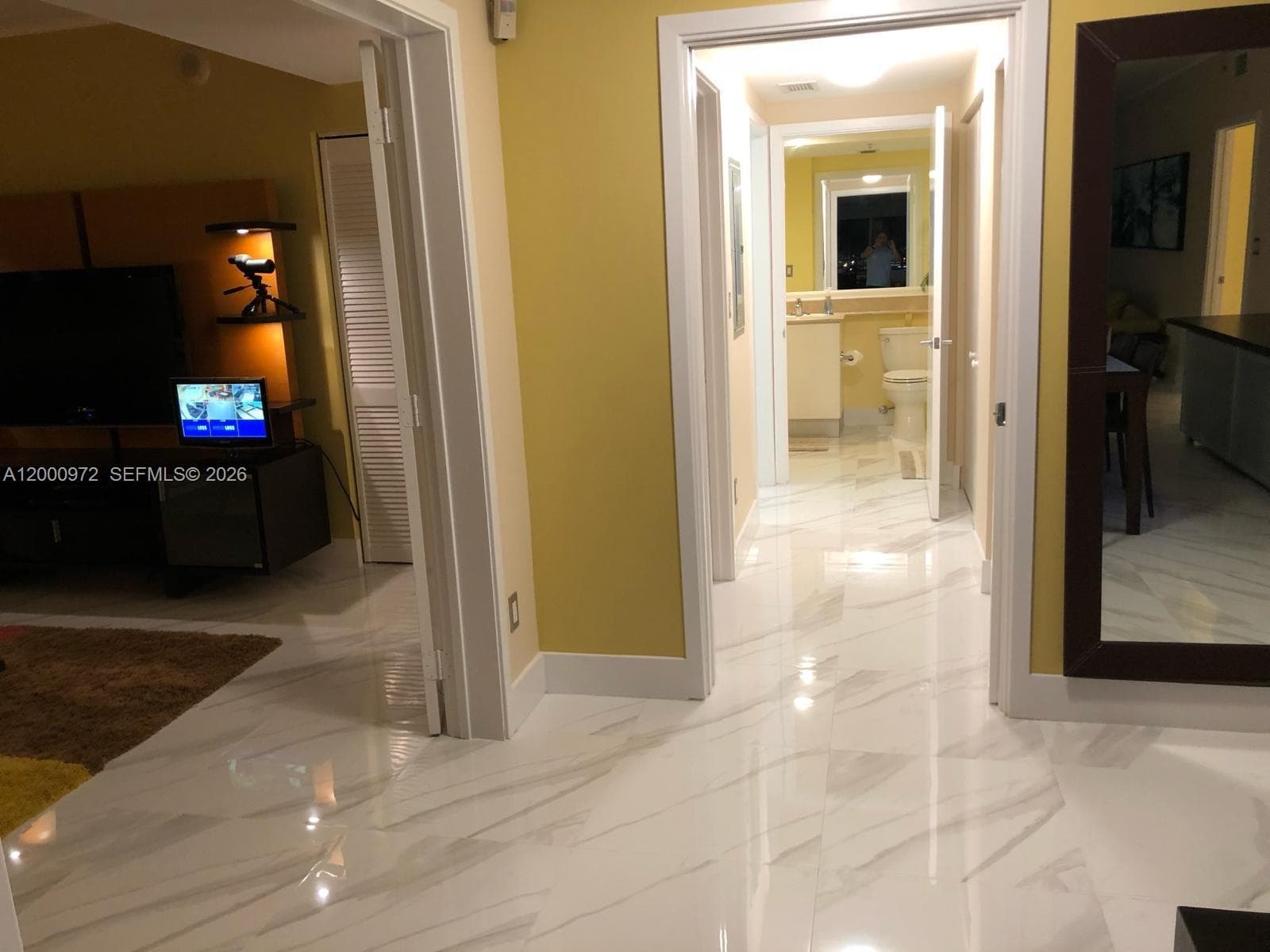 325 Biscayne Blvd # 2523, Miami FL 33131 — 17