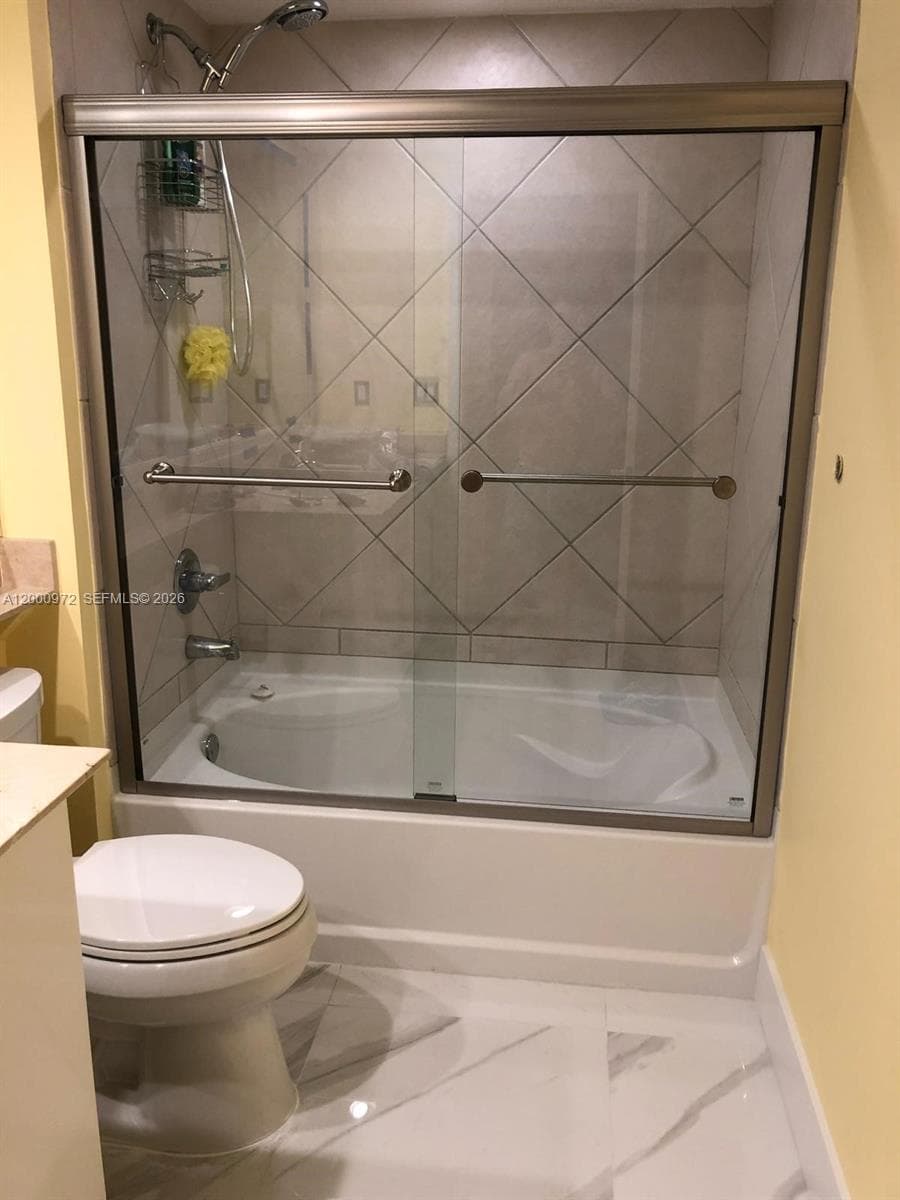 325 Biscayne Blvd # 2523, Miami FL 33131 — 16