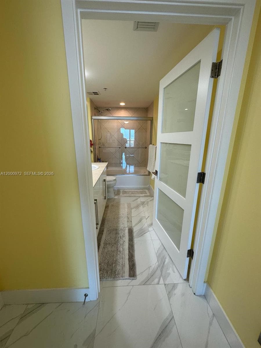 325 Biscayne Blvd # 2523, Miami FL 33131 — 53