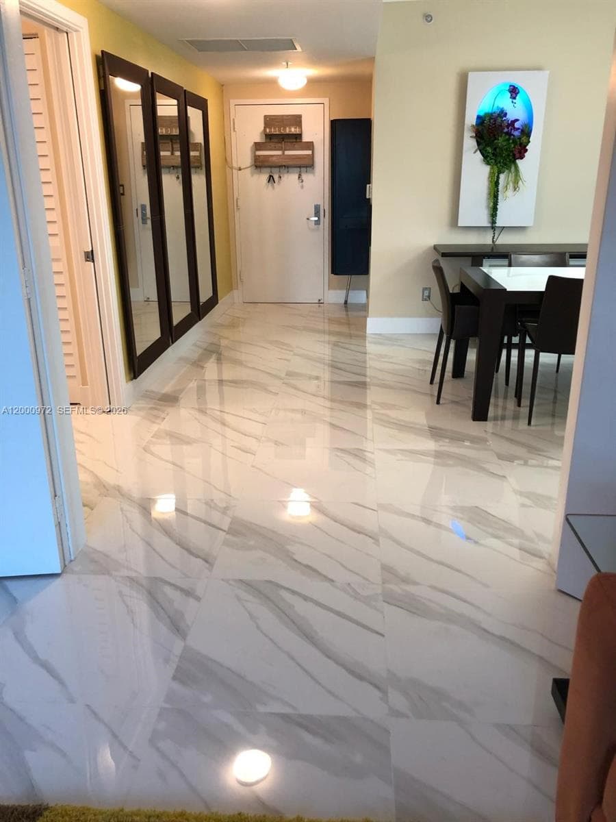 325 Biscayne Blvd # 2523, Miami FL 33131 — 22