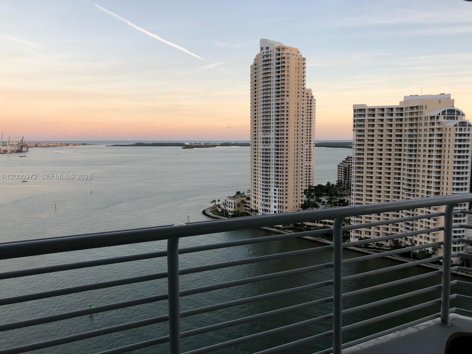 325 Biscayne Blvd # 2523, Miami FL 33131 — 1