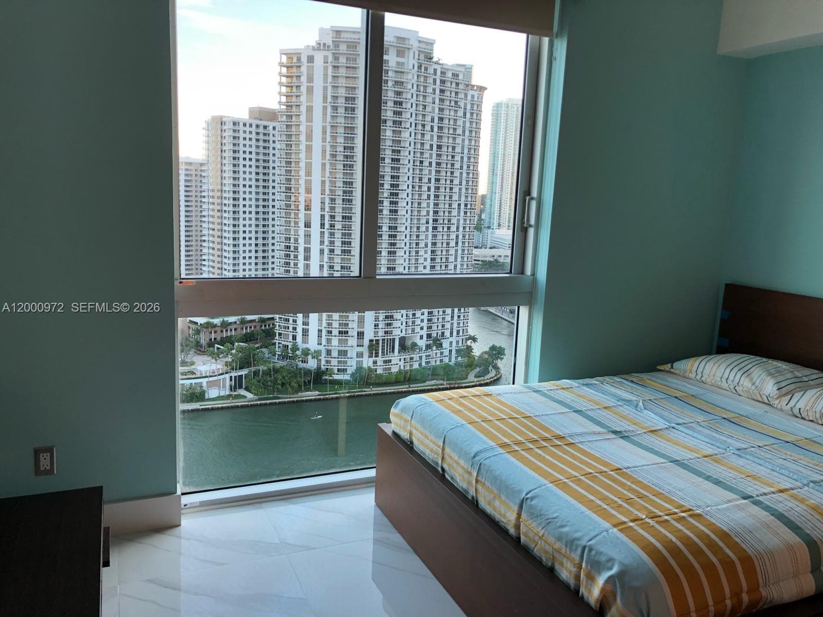 325 Biscayne Blvd # 2523, Miami FL 33131 — 28