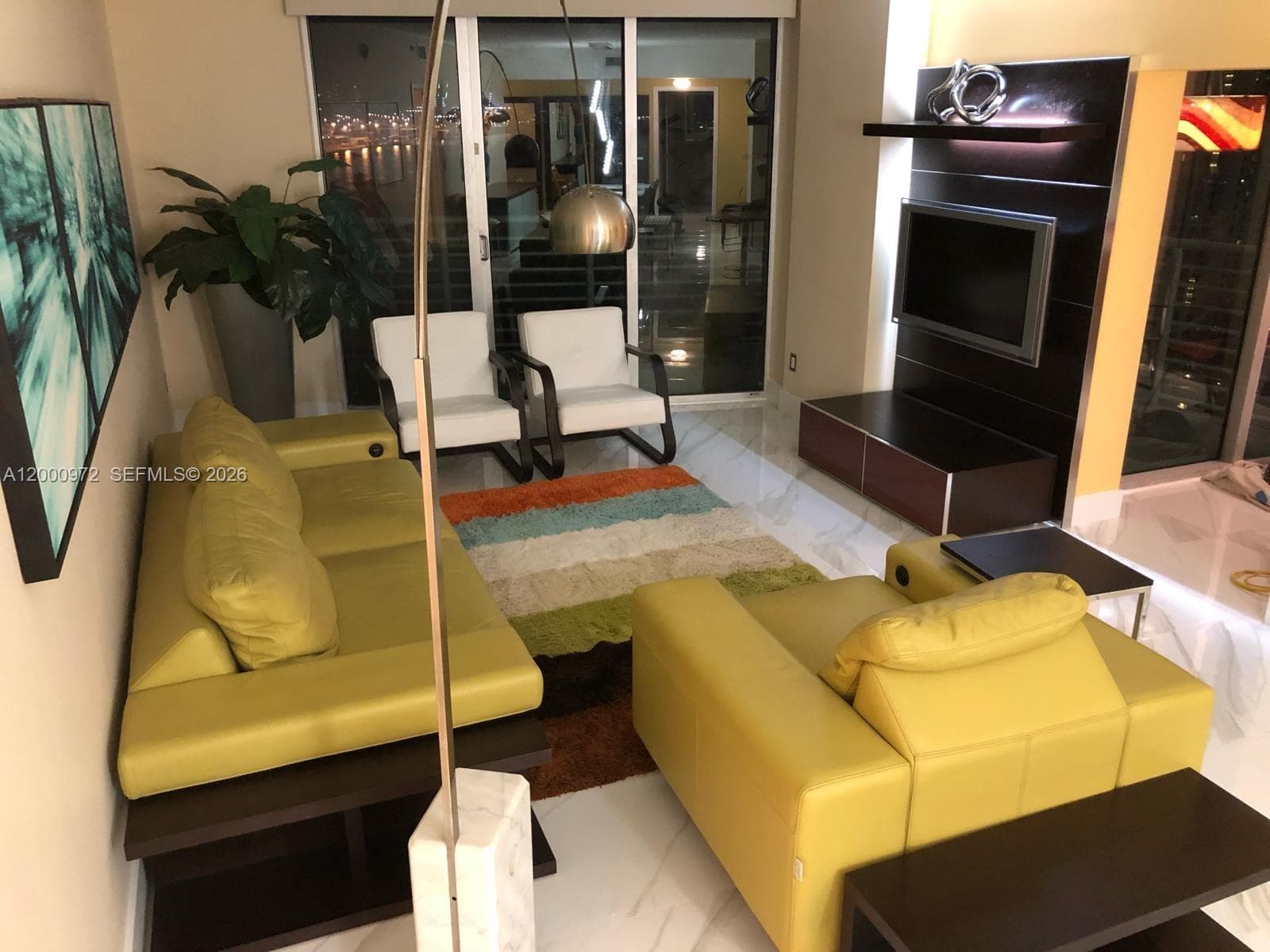 325 Biscayne Blvd # 2523, Miami FL 33131 — 34