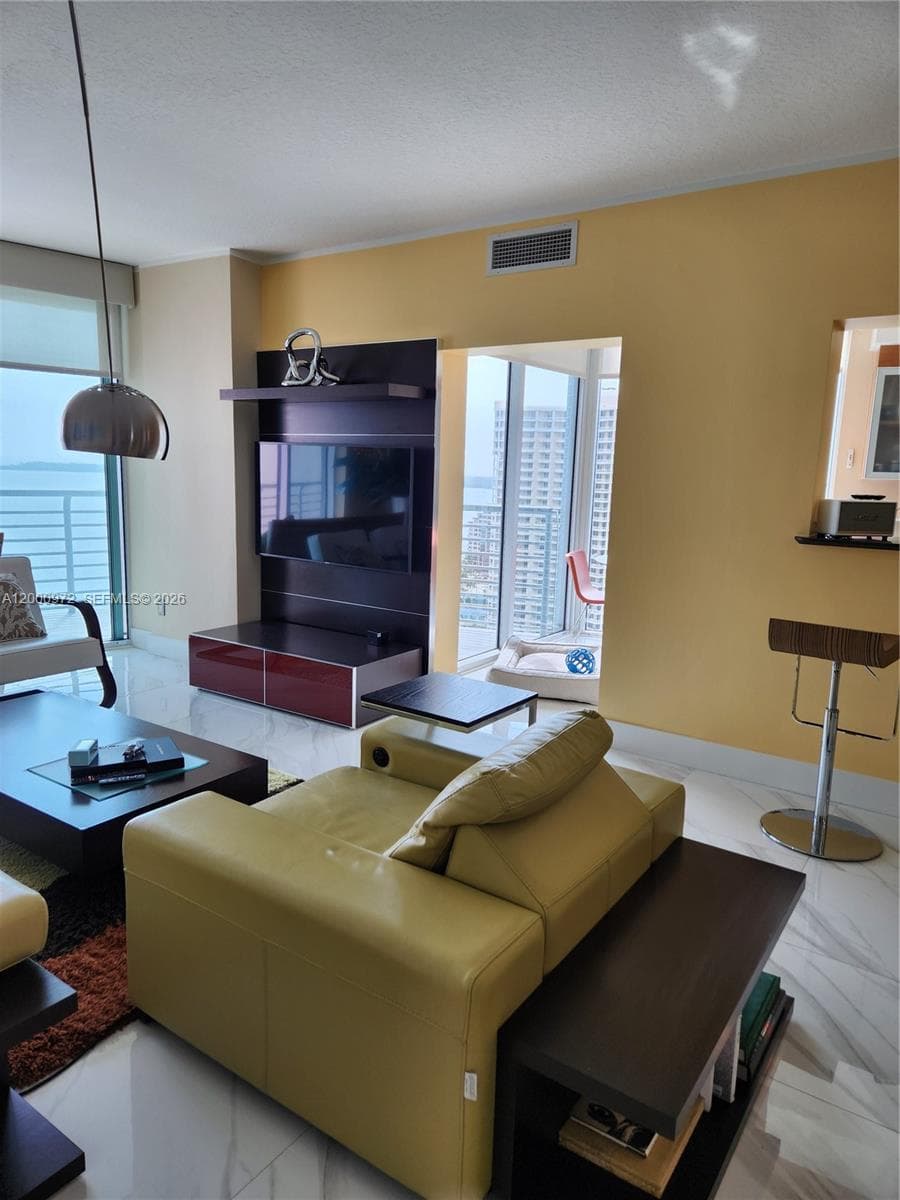 325 Biscayne Blvd # 2523, Miami FL 33131 — 10