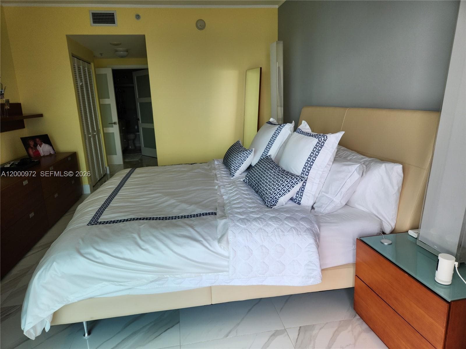325 Biscayne Blvd # 2523, Miami FL 33131 — 14