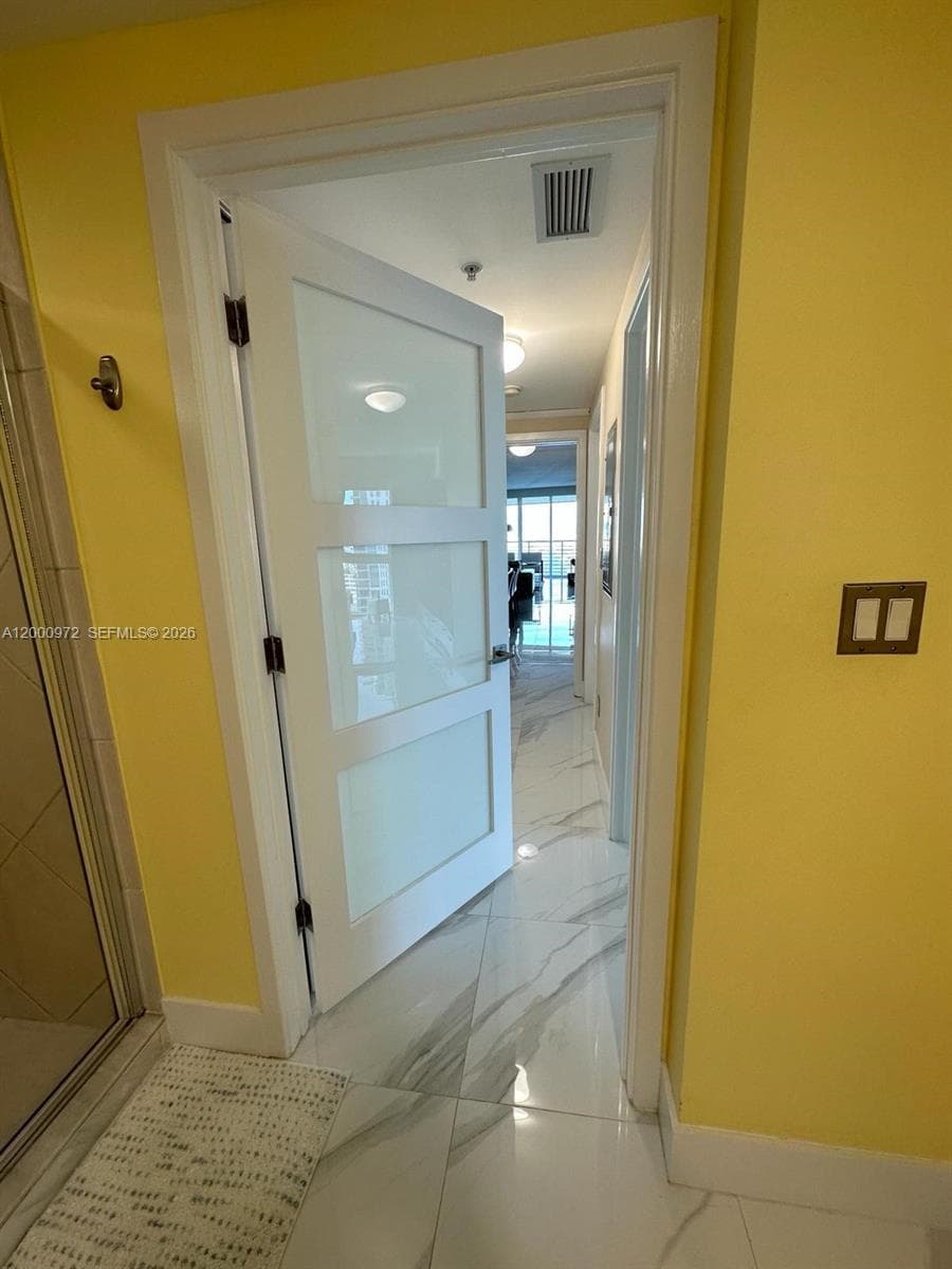 325 Biscayne Blvd # 2523, Miami FL 33131 — 45