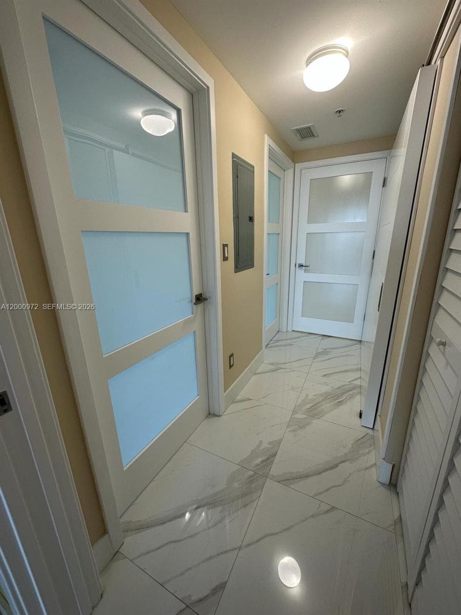 325 Biscayne Blvd # 2523, Miami FL 33131 — 58