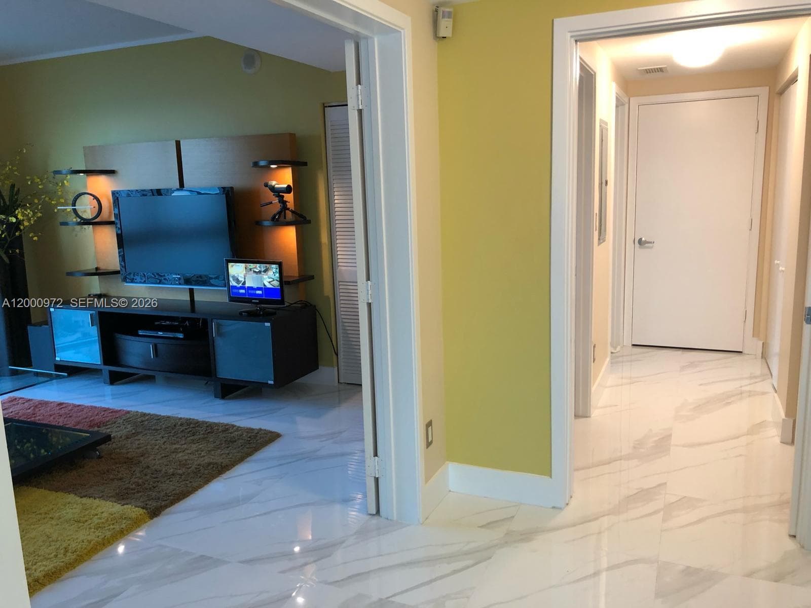 325 Biscayne Blvd # 2523, Miami FL 33131 — 21