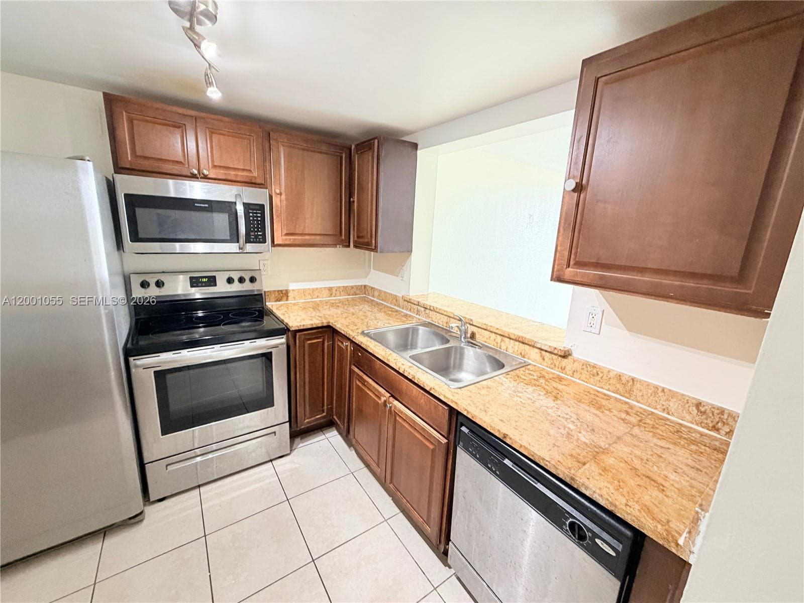 496 NW 165th St Rd # 409, Miami FL 33169 — 3