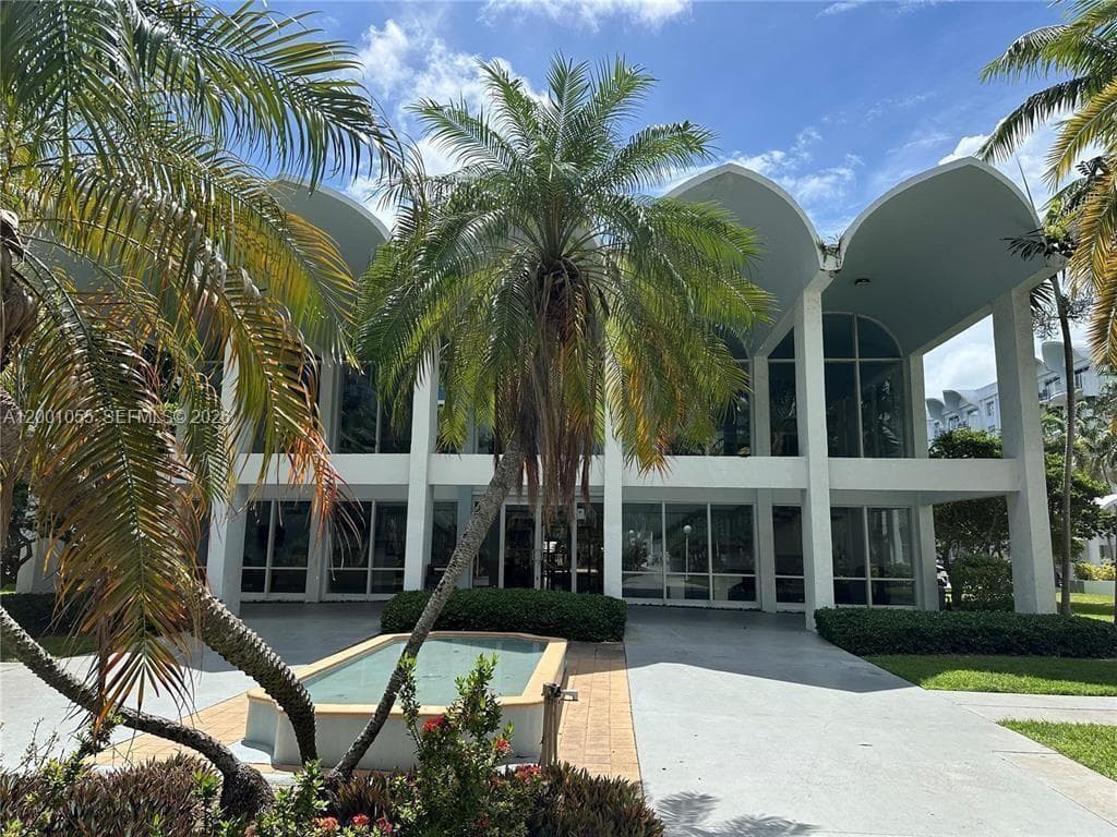 496 NW 165th St Rd # 409, Miami FL 33169 — 19