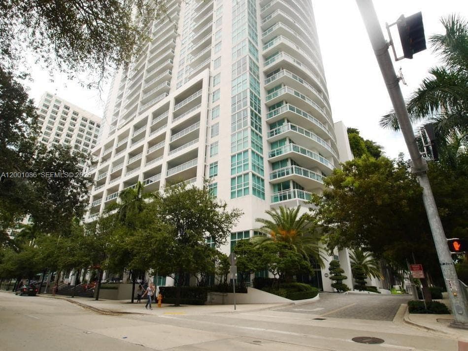 951 Brickell Ave # 2608, Miami FL 33131 — 10