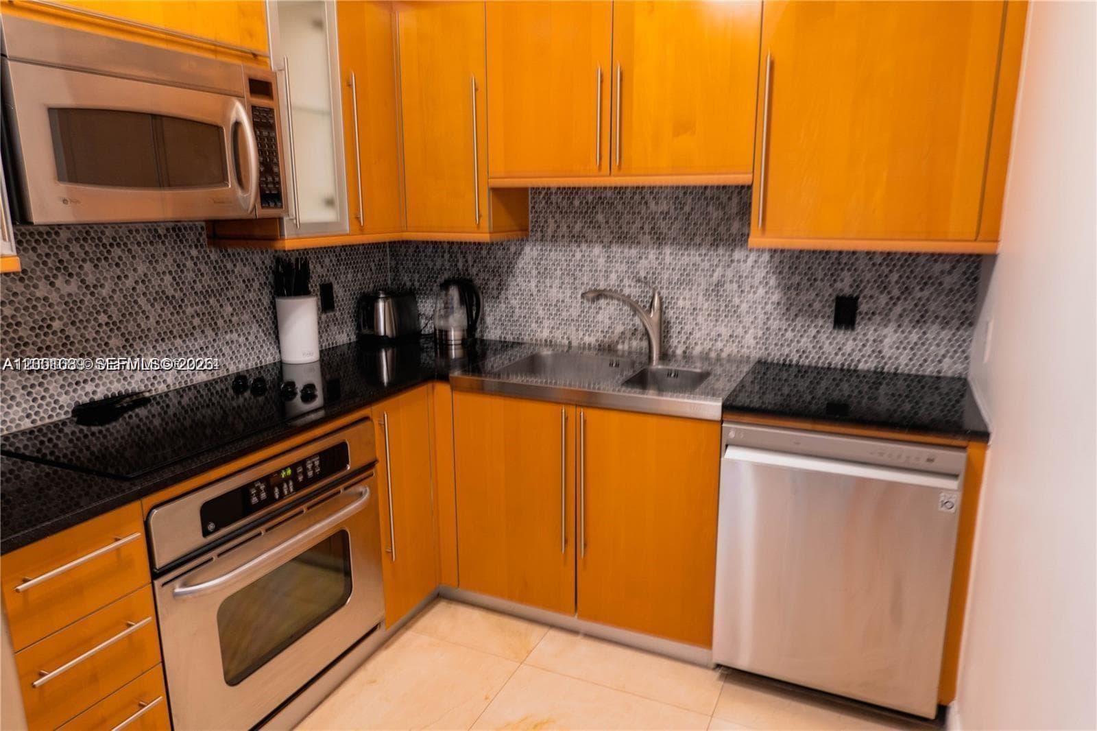 6365 Collins Ave # 2710, Miami Beach FL 33141 — 14