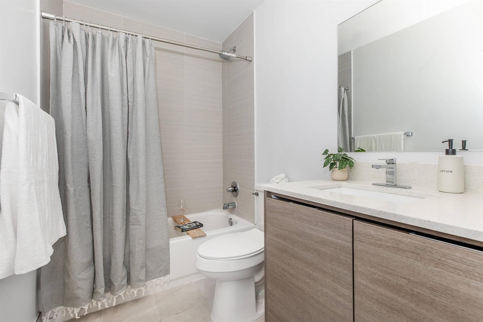 39 NW 7th Avenue # 406, Miami FL 33128 — 7