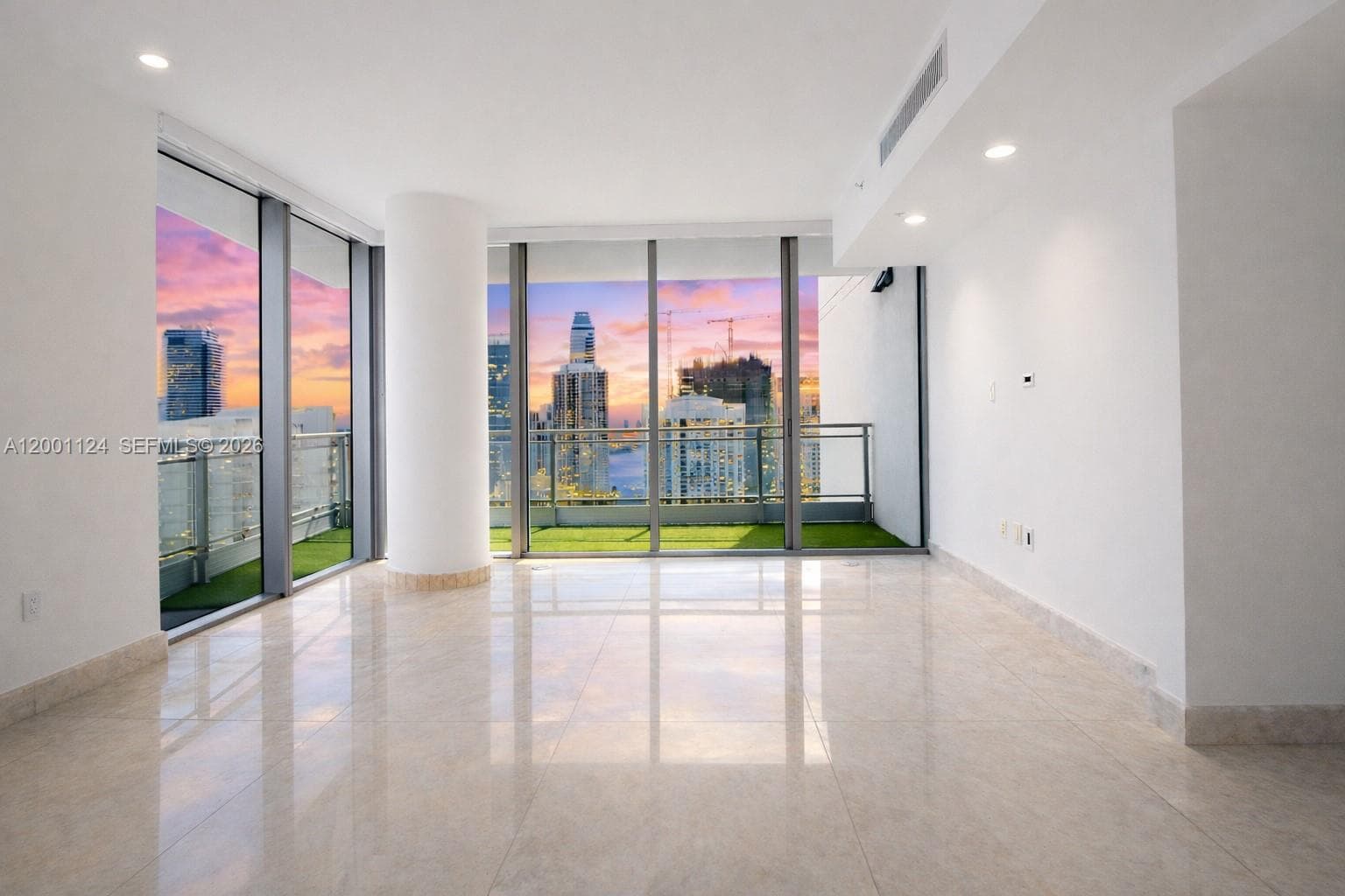92 SW 3rd St # 4310, Miami FL 33130 — 4