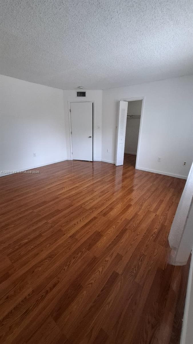6950 Miami Gardens Dr # 201, Hialeah FL 33015 — 5