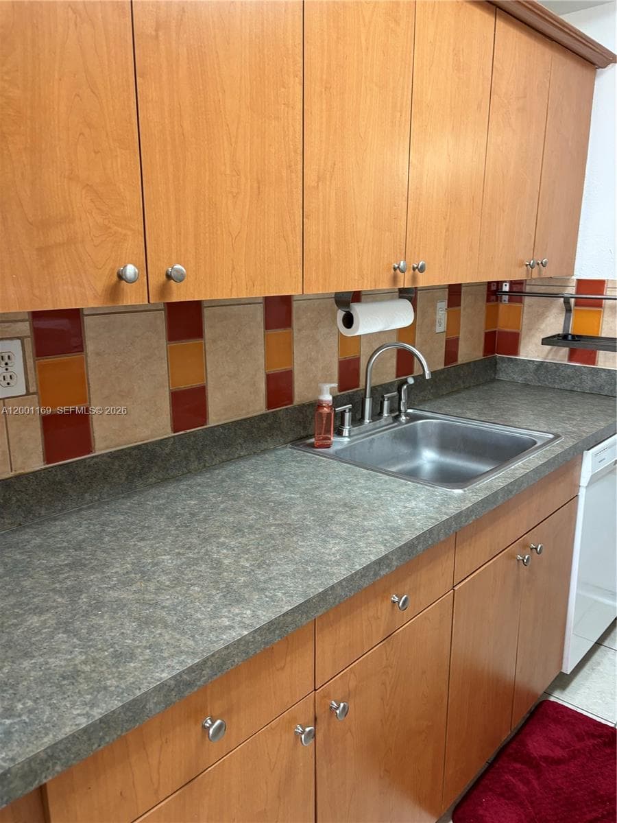10900 SW 104th St # 303, Miami FL 33176 — 28