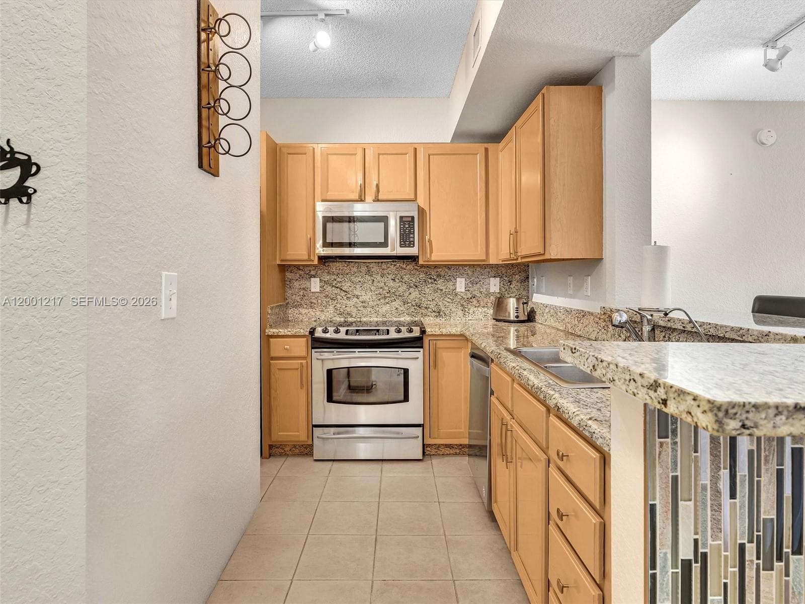 6001 SW 70th St # 313, South Miami FL 33143 — 5